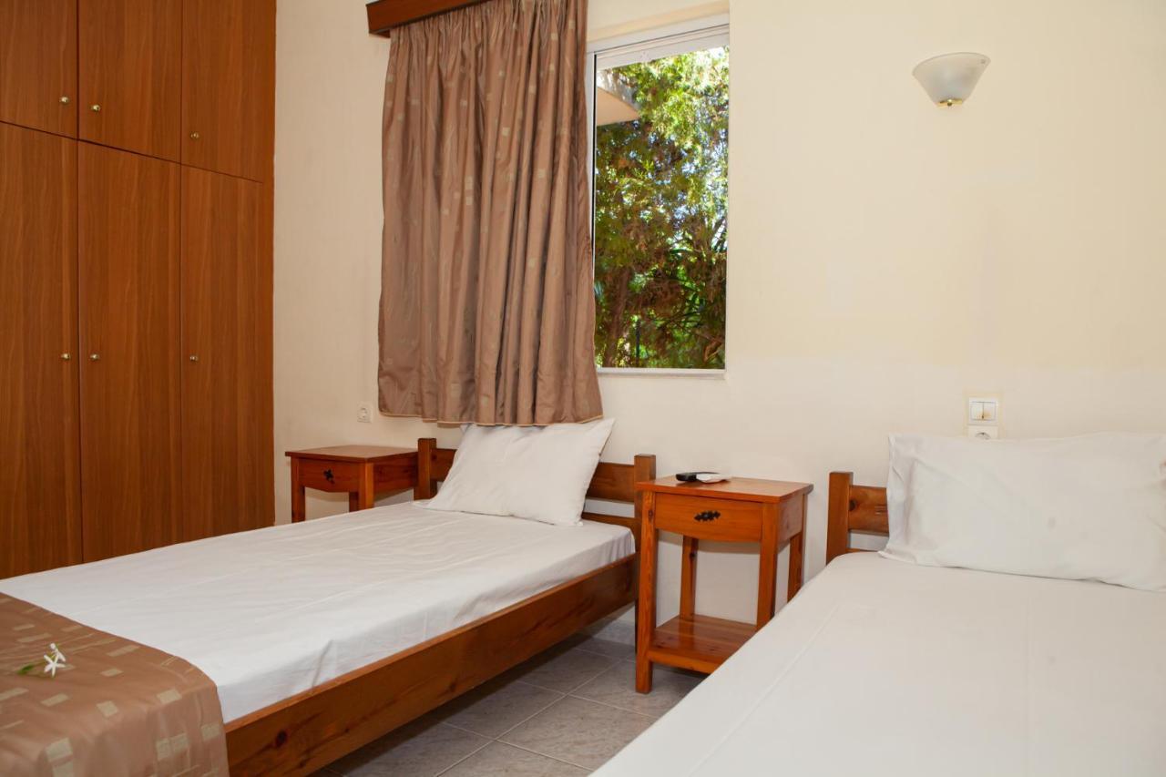 Hotel Loula Rooms And Apartments Kamena Vourla Exteriör bild